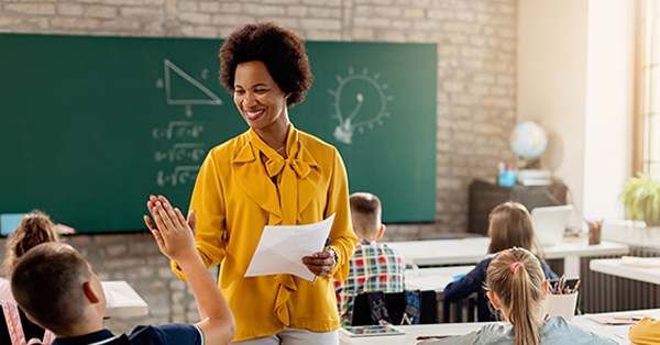 6 Reasons To Become A Substitute Teacher While Job Searching